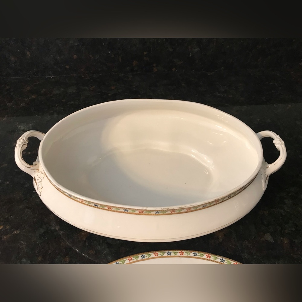 Antique John Maddock & Sons Royal Vitreous China Covered serving dish c.1896+ - Picture 2 of 8